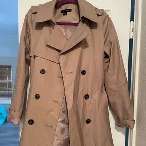 NWT Halogen trench coat in beige